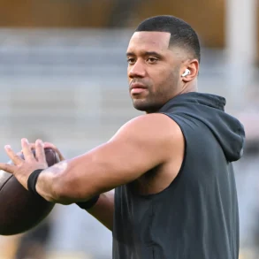 Russell Wilson Takes Command as Giants Prioritize Experience While Grooming Rookie Quarterbacks