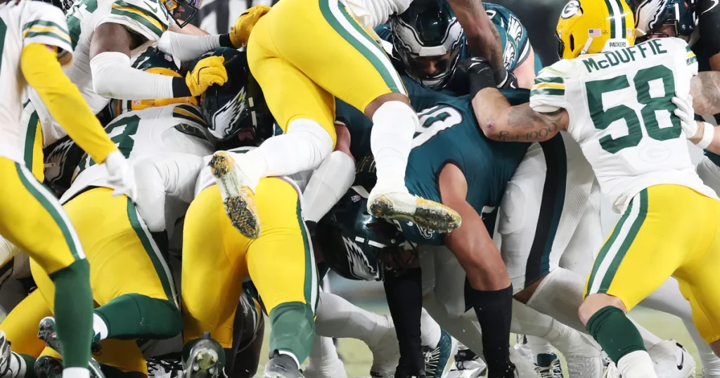 Steichen and Gannon Support Ban on Tush Push Despite Benefiting from It with Eagles
