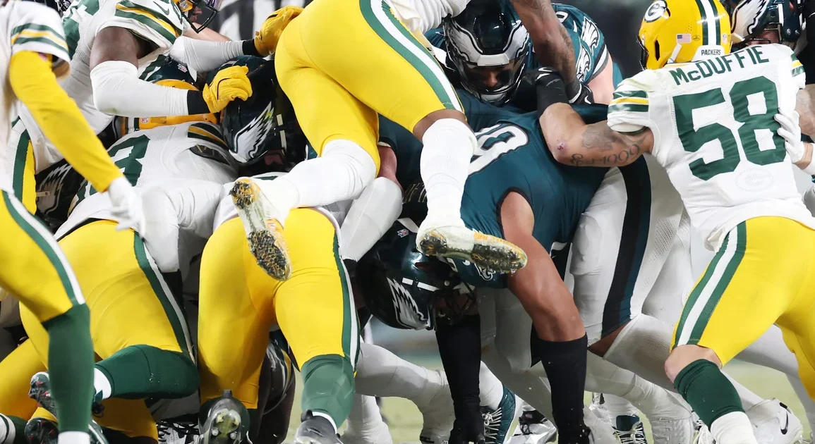 Steichen and Gannon Support Ban on Tush Push Despite Benefiting from It with Eagles