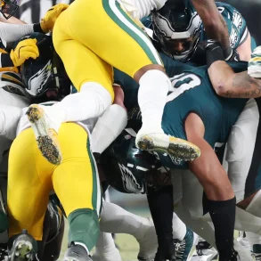 Steichen and Gannon Support Ban on Tush Push Despite Benefiting from It with Eagles
