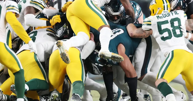 Steichen and Gannon Support Ban on Tush Push Despite Benefiting from It with Eagles
