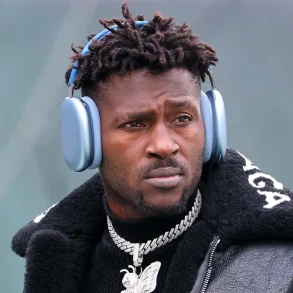 Antonio Brown Claims to Have Left U.S. as Attempted Murder Case Faces Uncertain Future