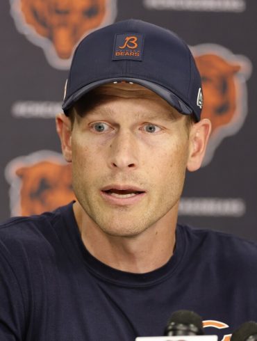 Ben Johnson Tests Linemen’s Hands as Bears Embrace Trick Play Potential Under Bold New Offense