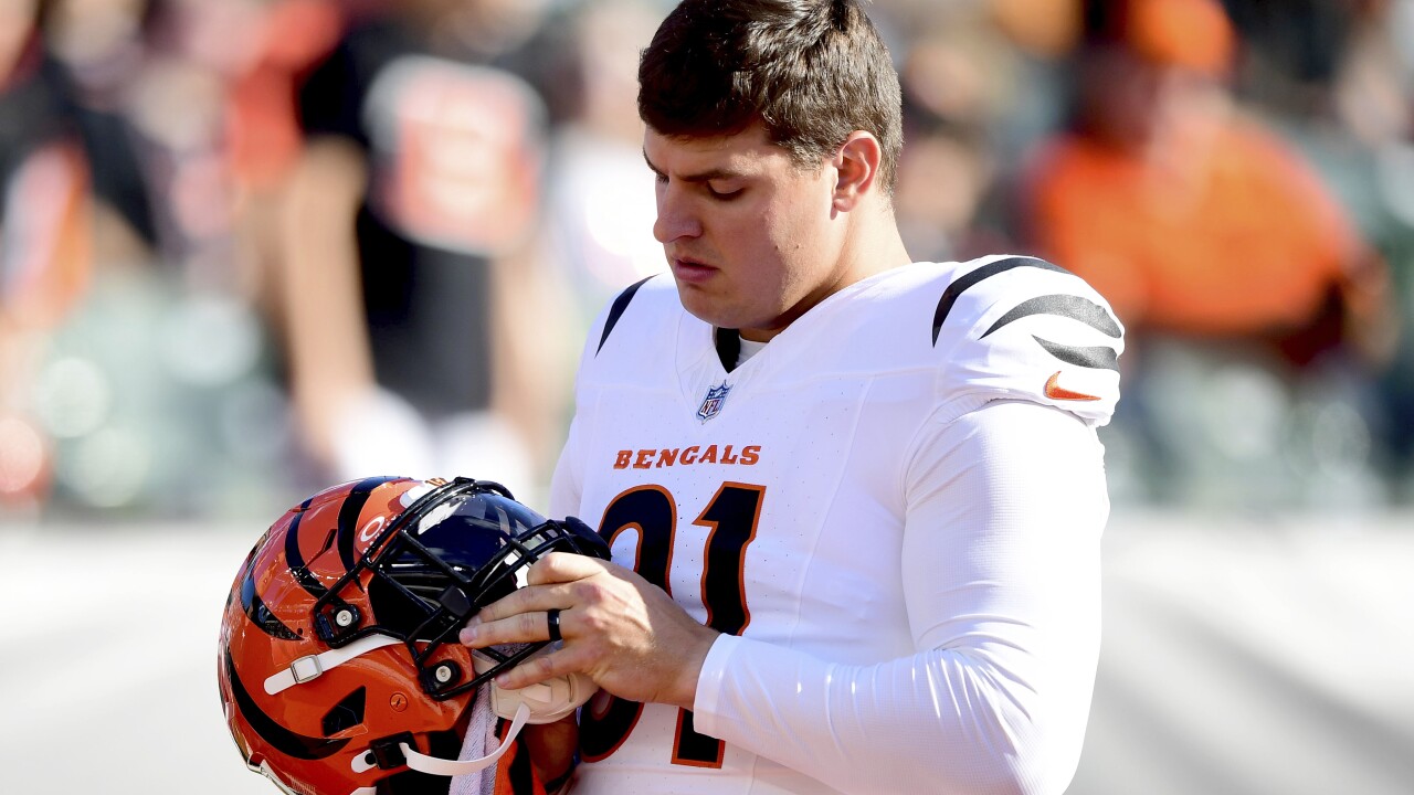 Bengals Face Defensive Setback as Contract Disputes Sideline Shemar Stewart and Trey Hendrickson