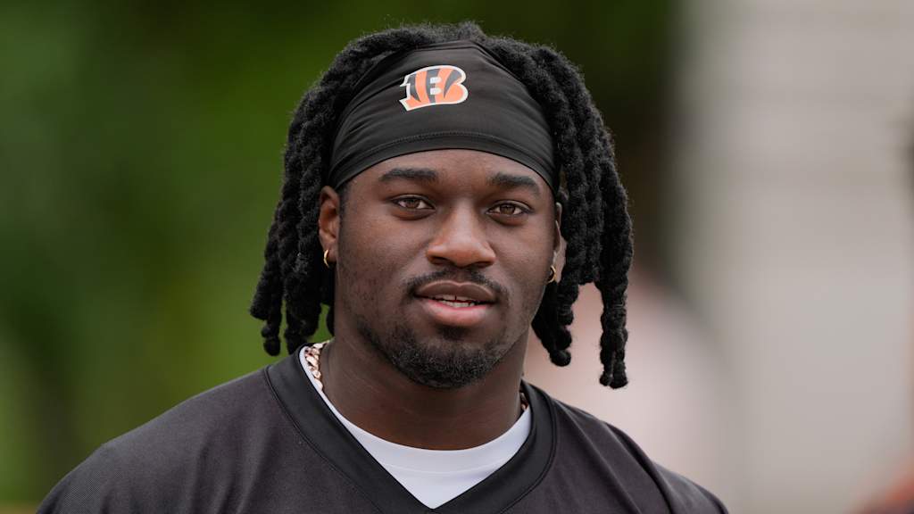 Bengals Face Defensive Setback as Contract Disputes Sideline Shemar Stewart and Trey Hendrickson