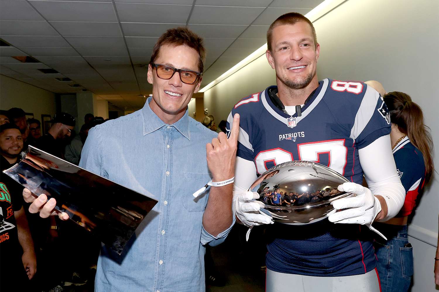Brady and Gronkowski Reunite with Laughter, Lombardi Mishap, and Legendary Chemistry at Fanatics Fest