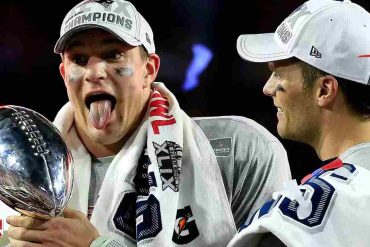 Brady and Gronkowski Reunite with Laughter, Lombardi Mishap, and Legendary Chemistry at Fanatics Fest