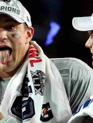 Brady and Gronkowski Reunite with Laughter, Lombardi Mishap, and Legendary Chemistry at Fanatics Fest