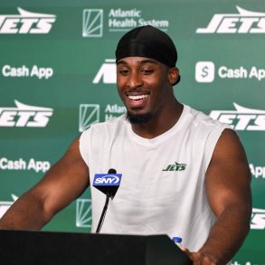 Breece Hall Embraces Pressure as Aaron Glenn Reinforces Jets’ Culture and Future Stability