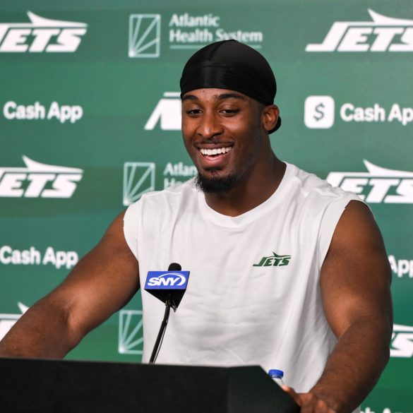 Breece Hall Embraces Pressure as Aaron Glenn Reinforces Jets’ Culture and Future Stability