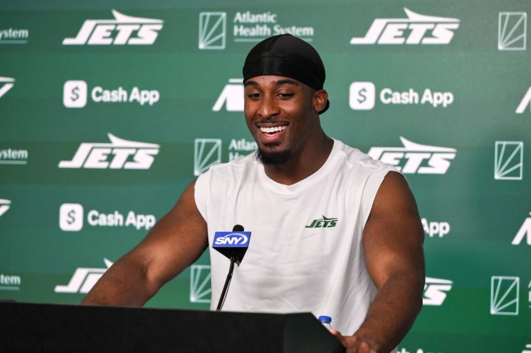 Breece Hall Embraces Pressure as Aaron Glenn Reinforces Jets’ Culture and Future Stability