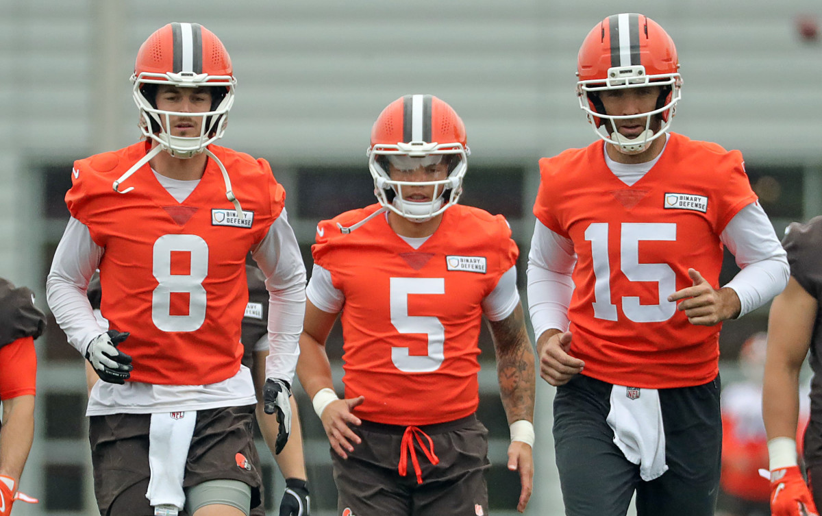 Browns Quarterback Race Heats Up as Flacco, Pickett, Gabriel, and Sanders Vie for Starting Role