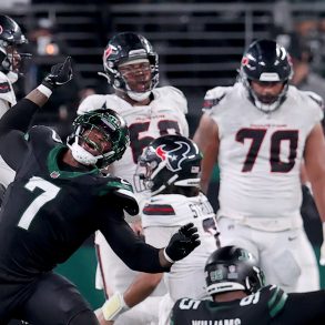 Buccaneers Count on Reddick’s Redemption to Revive Edge Rush and Bolster Defense