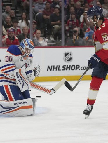 Calvin Pickard’s Steady Hand and Grit Give Oilers a Crucial Edge in Stanley Cup Final