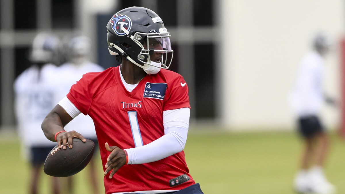 Cam Ward Gains Respect at Titans Minicamp with Grit, Leadership, and Competitive Fire