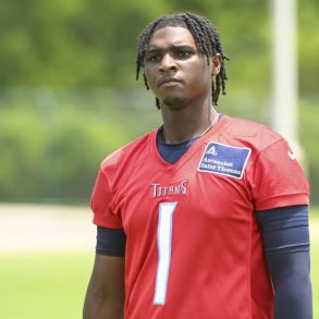 Cam Ward Gains Respect at Titans Minicamp with Grit, Leadership, and Competitive Fire