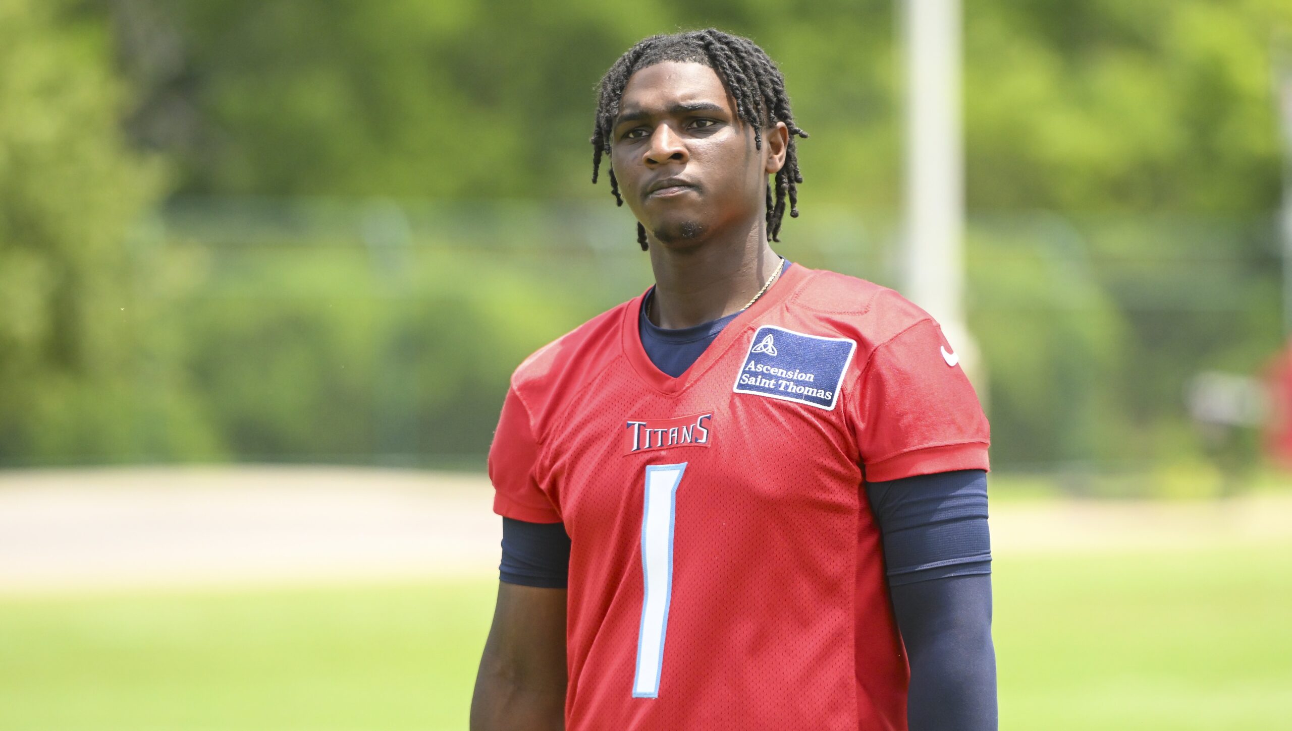 Cam Ward Gains Respect at Titans Minicamp with Grit, Leadership, and Competitive Fire