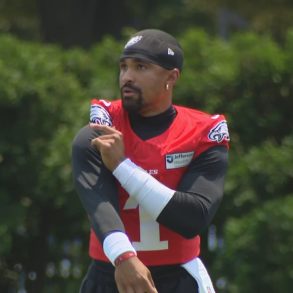 Eagles OTAs Spotlight Hurts’ Poise, Rising Rookies, and Secondary Battles as Key Starters Return
