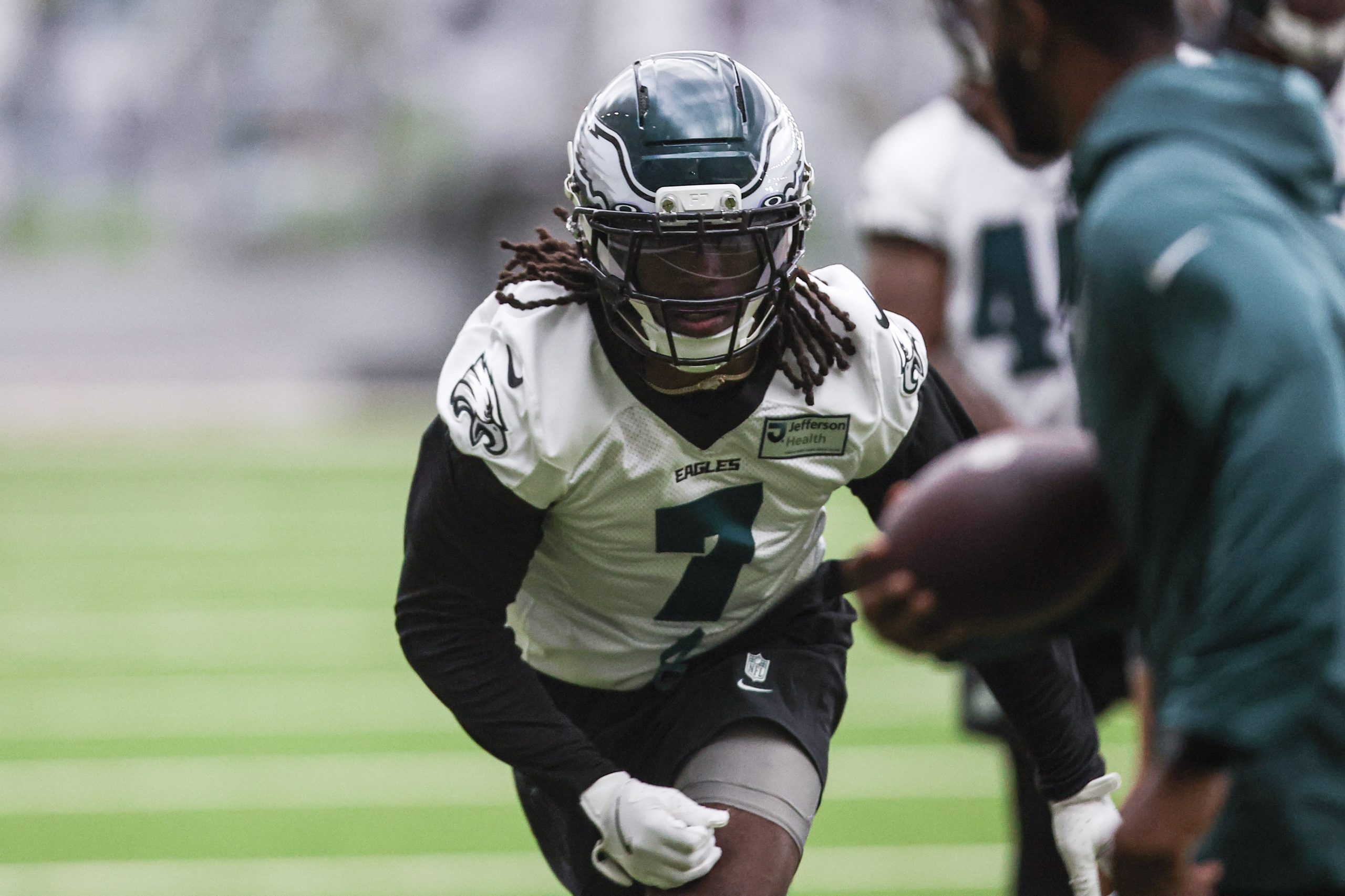 Eagles OTAs Spotlight Hurts’ Poise, Rising Rookies, and Secondary Battles as Key Starters Return