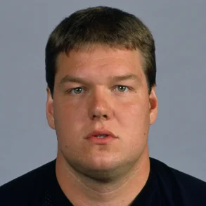 Former Raiders Lineman Rich Stephens Dies at 60, Remembered for Role in Key Franchise Eras
