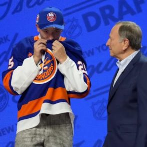 Islanders Draft Matthew Schaefer First Overall in Emotional NHL Night Marked by Bold Picks and Big Trades