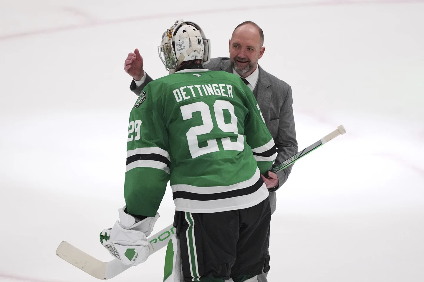 Jake Oettinger Owns Early Exit as DeBoer Defends Bold Call in Stars’ Playoff Collapse