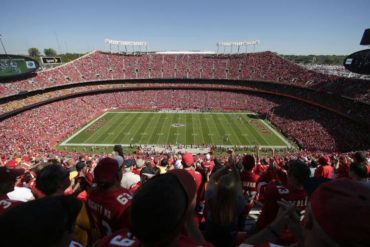 Missouri Approves Tornado Aid and Stadium Funding to Keep Chiefs and Royals from Bolting to Kansas