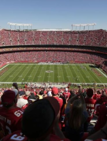 Missouri Approves Tornado Aid and Stadium Funding to Keep Chiefs and Royals from Bolting to Kansas