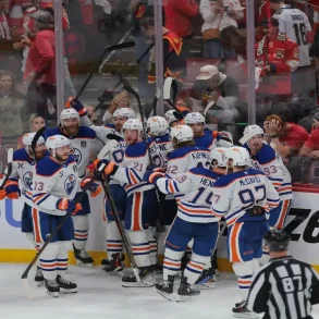Oilers Make History With Epic Comeback Win Over Panthers to Tie Stanley Cup Final 2-2