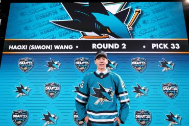 Simon Wang Becomes Highest-Drafted Chinese Player in NHL History, Fulfilling Dream Sparked in Beijing