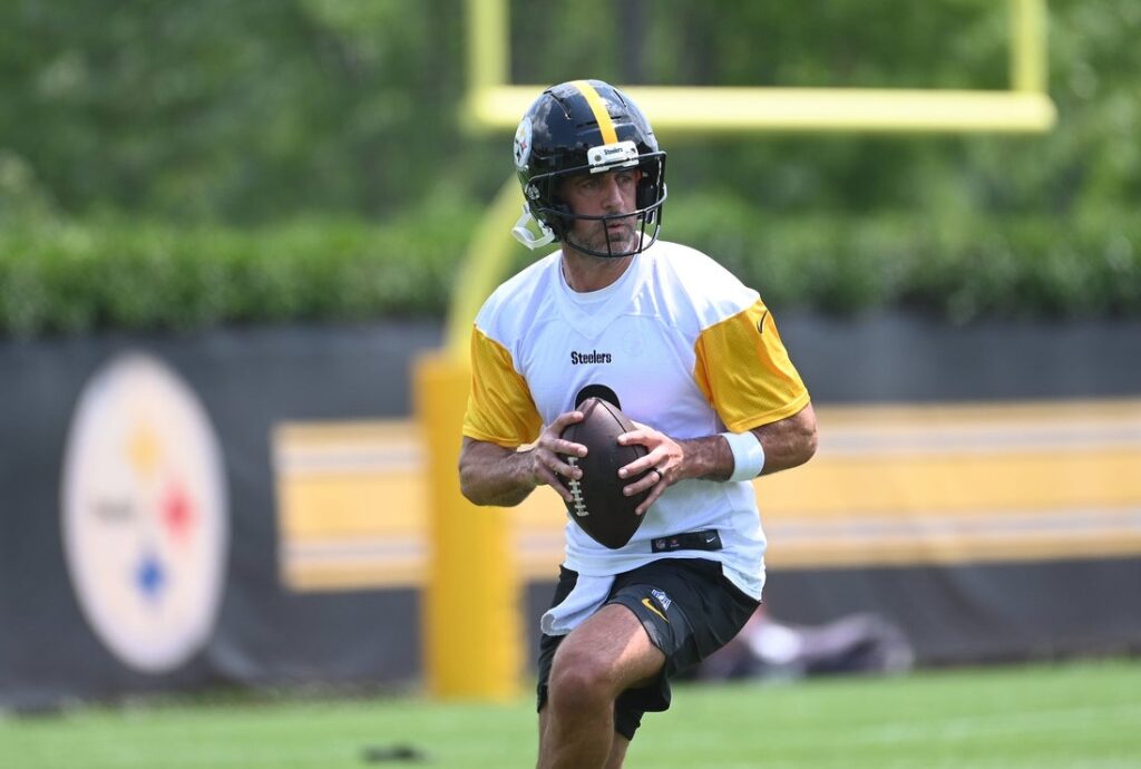 Steelers Fans Welcome Rodgers With Humor and Hope Despite Super Bowl XLV Memories