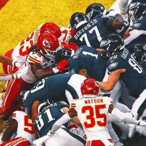 Texts Between NFL Owners Hint at Coordinated Push to Limit Quarterback Guarantees