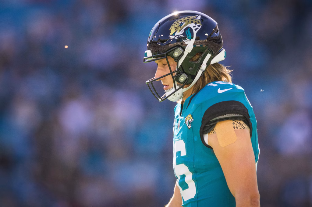 Trevor Lawrence Sharpens Mechanics and Leadership as Liam Coen Reshapes Jaguars’ Offensive Identity
