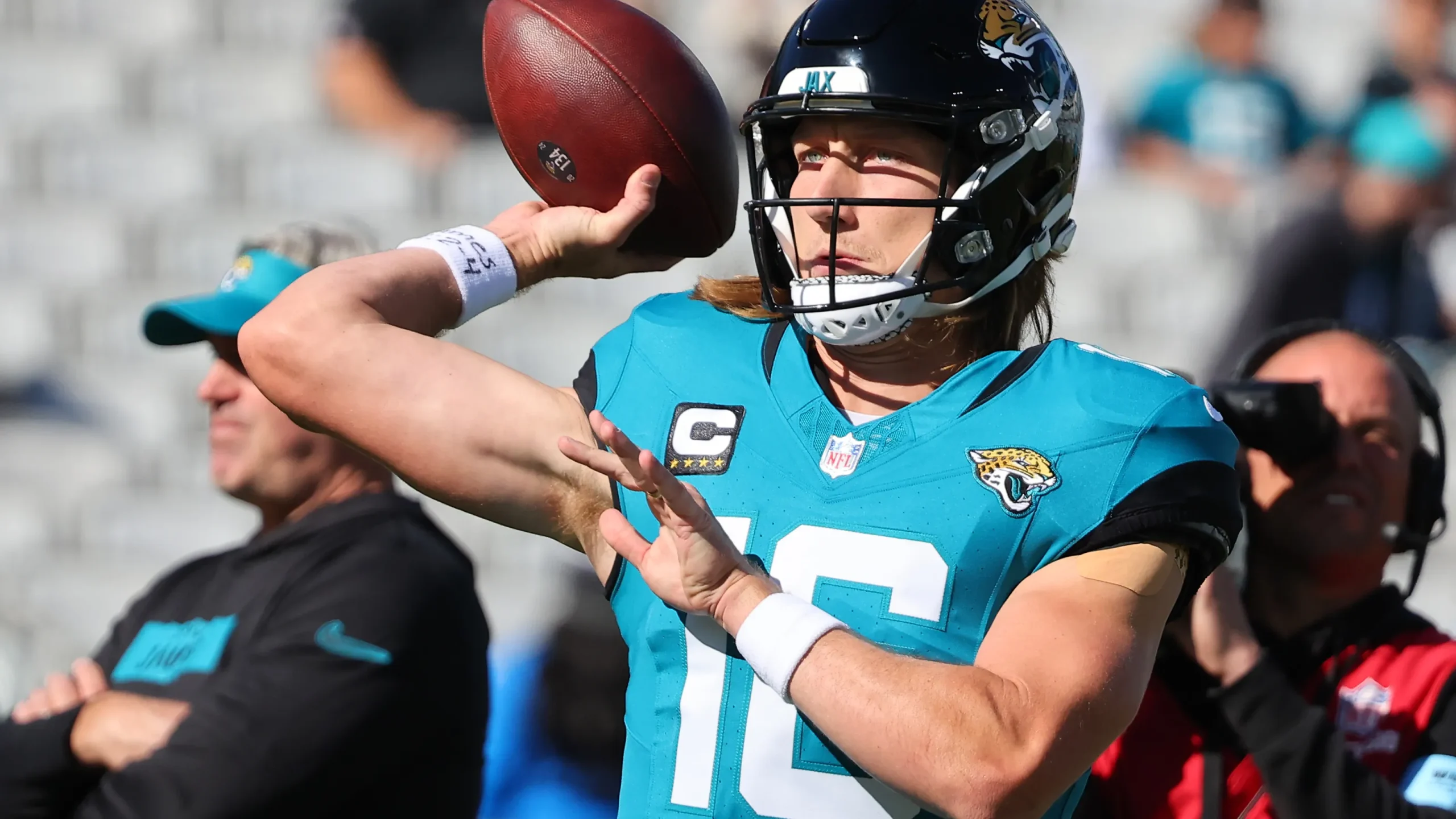 Trevor Lawrence Sharpens Mechanics and Leadership as Liam Coen Reshapes Jaguars’ Offensive Identity