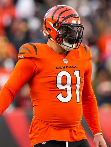 Trey Hendrickson Renews Bengals Talks Amid Holdout Over Pay Gap and Contract Frustrations
