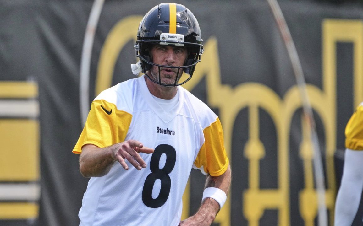 Aaron Rodgers Leads Malibu Workouts as Steelers Teammates Join Early Chemistry Push