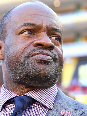 DeMaurice Smith Targets Aaron Rodgers in Explosive NFLPA Memoir Turf Wars