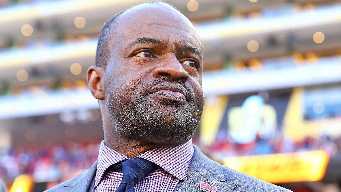 DeMaurice Smith Targets Aaron Rodgers in Explosive NFLPA Memoir Turf Wars