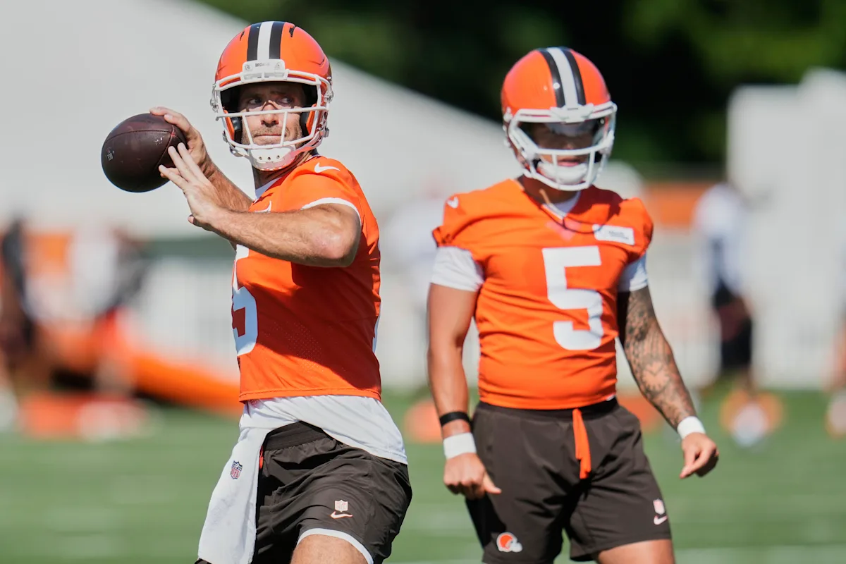 Kenny Pickett Injured at Browns Camp as Joe Flacco Leads and Rookies Get Bigger Roles