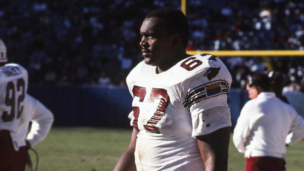 Luis Sharpe