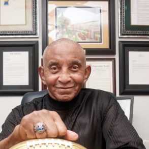Pettis Norman
