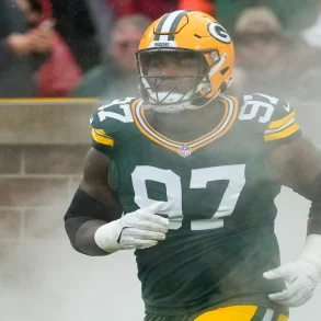 Cowboys Trade Micah Parsons to Packers, Add Kenny Clark Ahead of Season Opener vs. Eagles