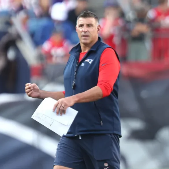 Drake Maye’s Costly Preseason Fumble Draws Criticism From Patriots Coach Mike Vrabel
