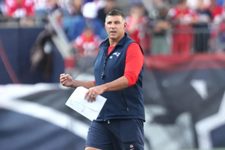 Drake Maye’s Costly Preseason Fumble Draws Criticism From Patriots Coach Mike Vrabel