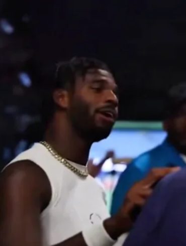Shedeur Sanders Jokes With Reporter Tony Grossi After Impressive Preseason Debut, Clearing the Air