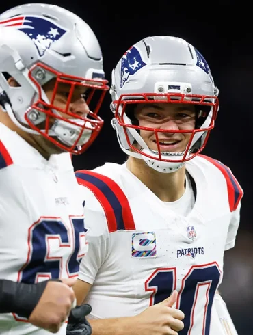 Baker Mayfield Shines, Jaxson Dart Stuns, and Upsets Define an Unforgettable NFL Week 6