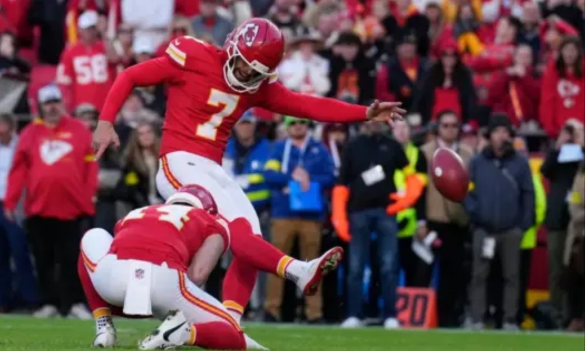 Mahomes’ Fourth-Quarter Heroics Propel Chiefs Past Colts in Overtime Thriller