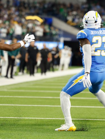Chargers Edge Eagles in Overtime Thriller Behind Herbert, Defense, and Clutch Kicking