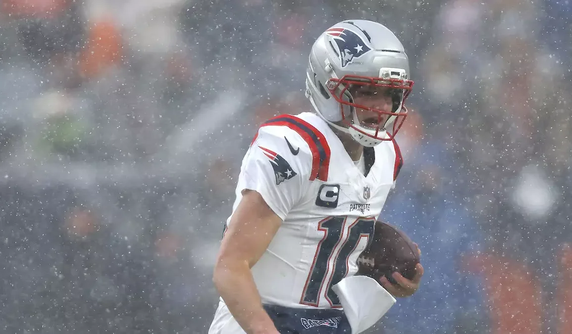 Patriots Weather Blizzard, Controversial Fourth Down Call to Clinch Super Bowl LX Berth1