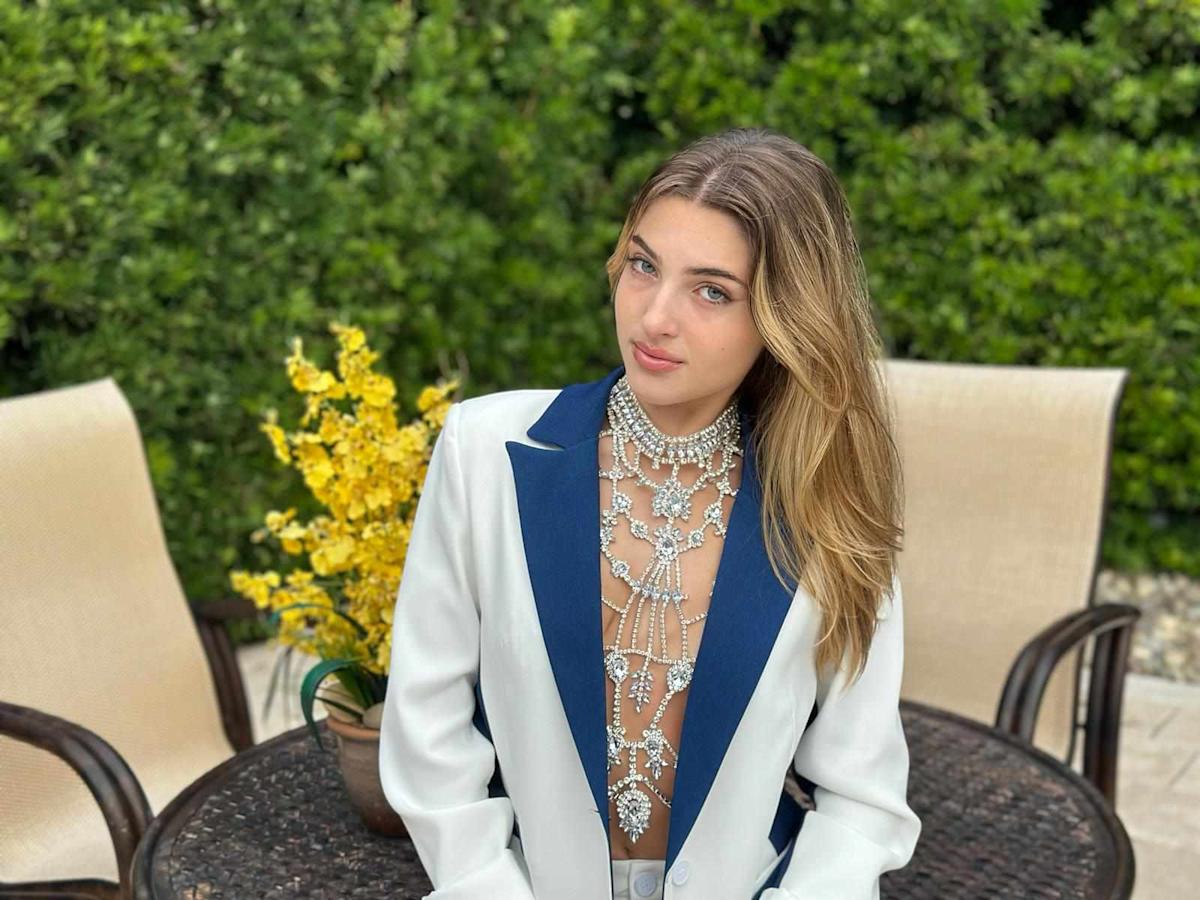 Sophia Talamas (@sophiatalamas) Sophia Talamas (@sophiatalamas)